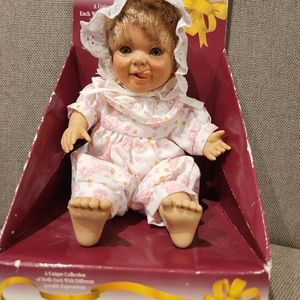 NIB Vintage Expressions by Berenguer cloth baby. 9 inches